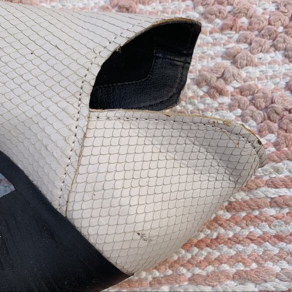 White and Black Steve Madden Petra Snake Skin Heeled Ankle Booties 8 - Picture 13 of 16